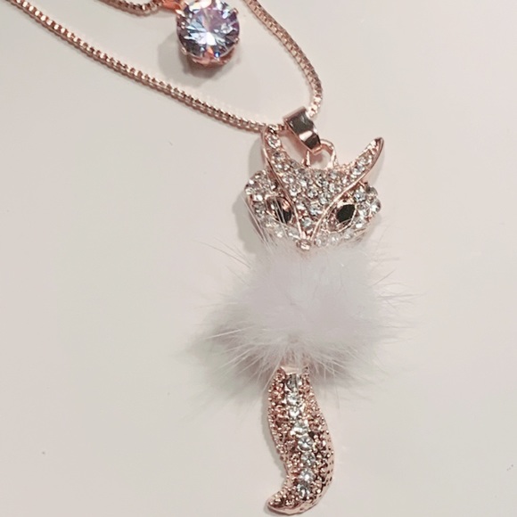 Betsey Johnson Jewelry - BETSEYJOHNSON Hairball Fox Double Pendant Necklace